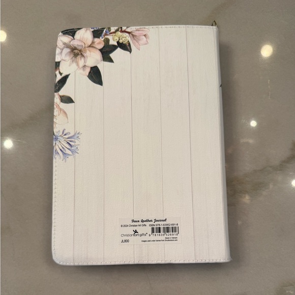 NWOT Floral Journal with Gold Text Zippered - Picture 4 of 8